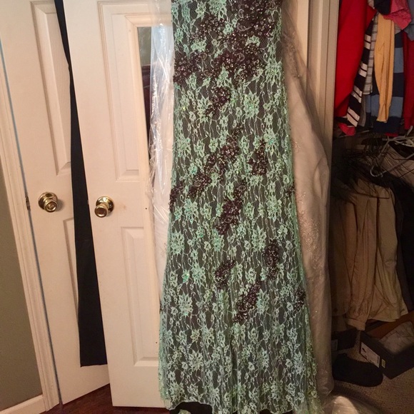 Prom/Pageant Dress - Picture 2 of 7